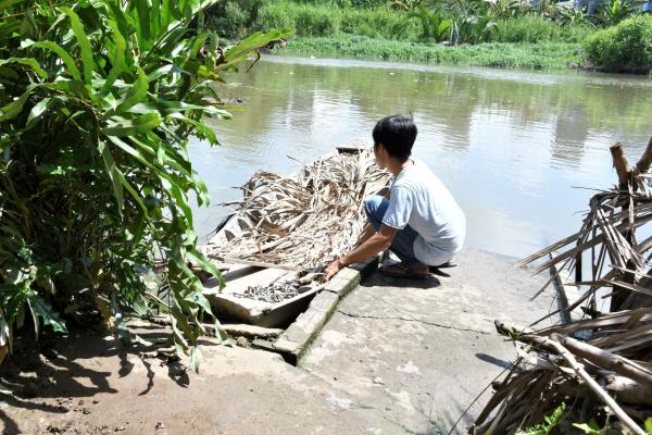 Cậu học trò nhịn đói triền miên và ước mơ trở thành nhà toán học